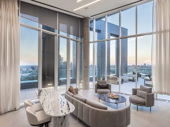 92-29 Guy R Brewer Boulevard image 13 of 18