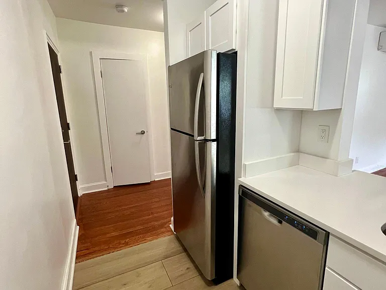 4564 Macarthur Blvd NW #302 — Photo 7