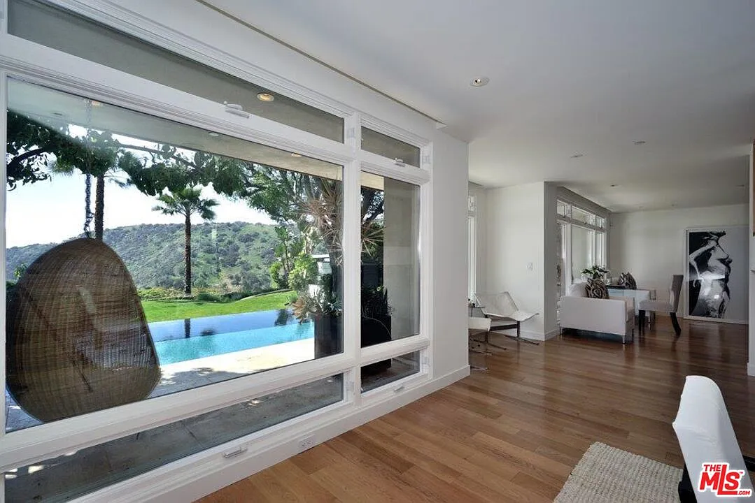 4 bed, 4.5 bath, 3500 sqft, $18,000 — Photo 2