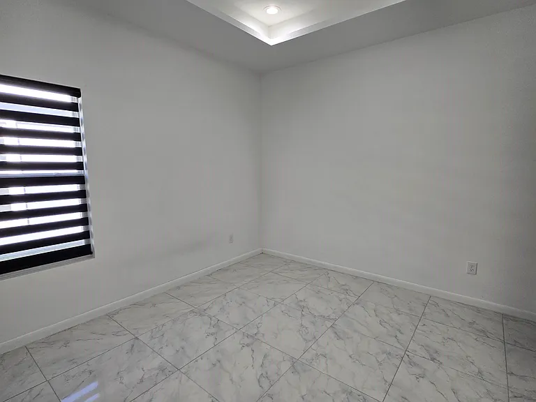918 N Woodson Ave — Photo 20