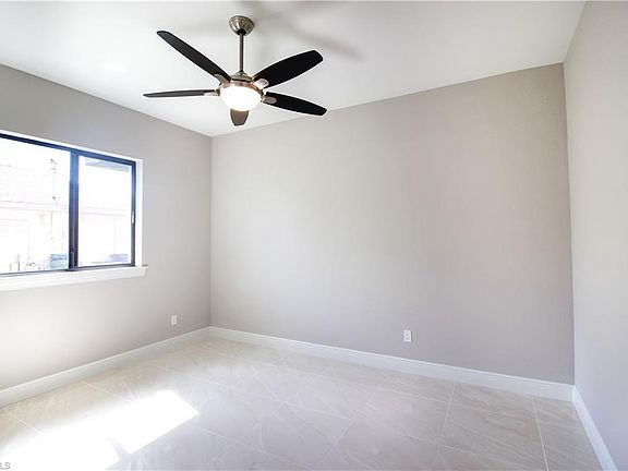5th image of 1829 SW 50th Ter