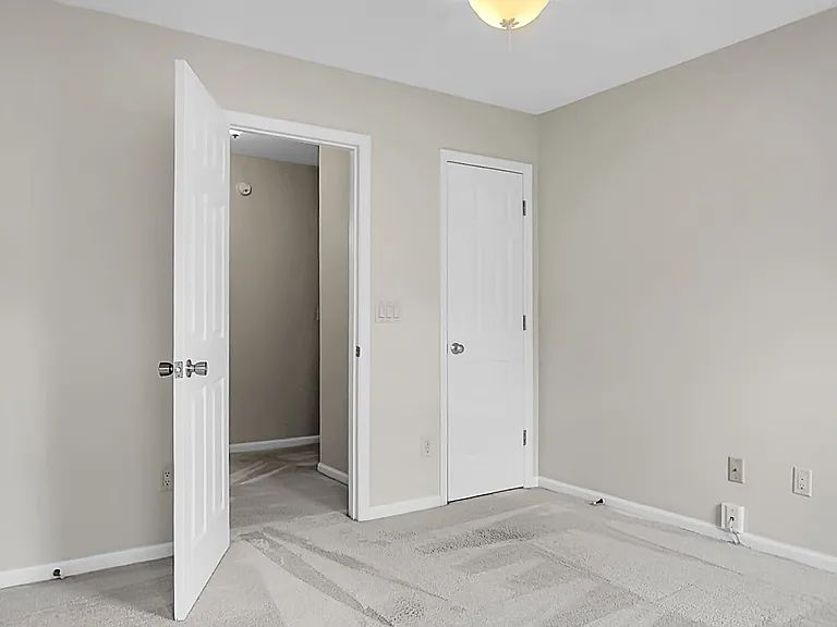 3274 Middleburry Ln — Photo 33