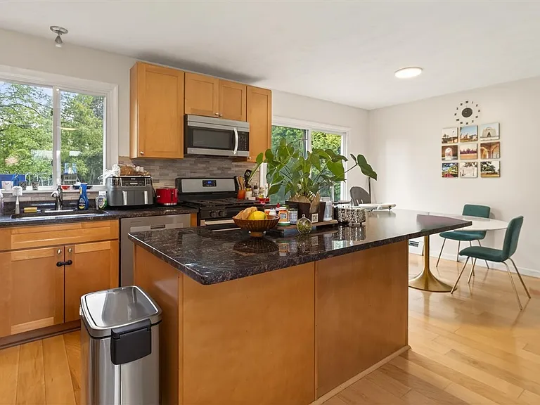 1399 Creek St — Photo 28