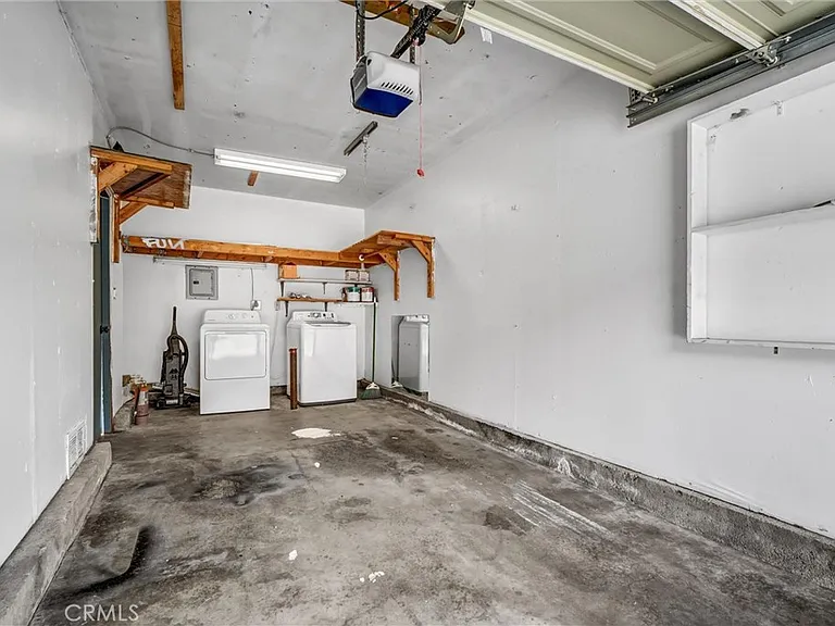 4526 Heil Ave — Photo 26