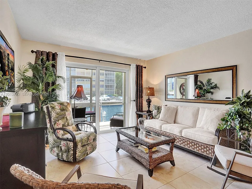 2600 Diana Dr #105