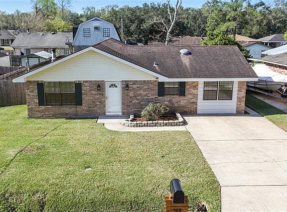2nd image of 529 Camellia Ave
