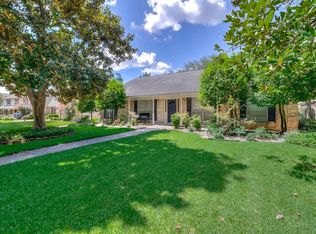 8222 Middlebury Ln, Houston, TX 77070