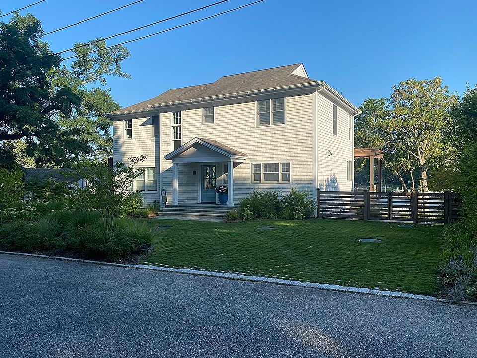 2nd image of 16 Bay View Dr E