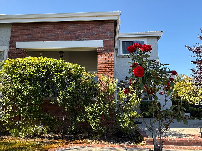 400 Jonathan Ridge Dr — Photo 2