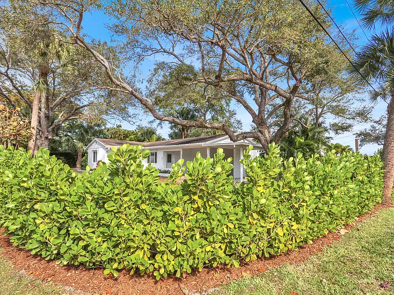 601 Paulina Rd — Photo 36
