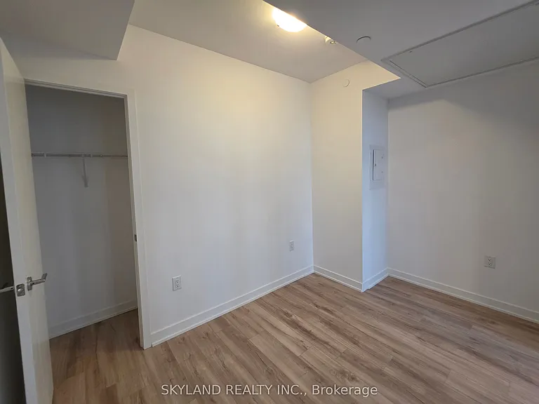 7437 Kingston Rd #409B — Photo 5