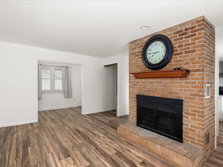 10 James Dr — Photo 9