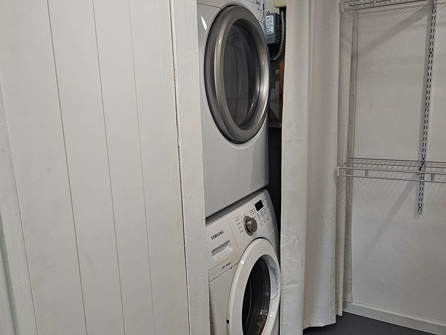 3 bed, 1000 sqft, $2,100 — Photo 2