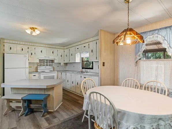 19 Third Street, Colchester, VT 05446