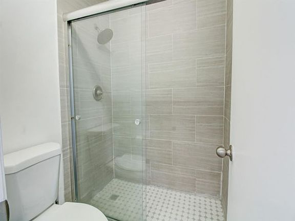 5th image of 1410 Laguna Ln #2