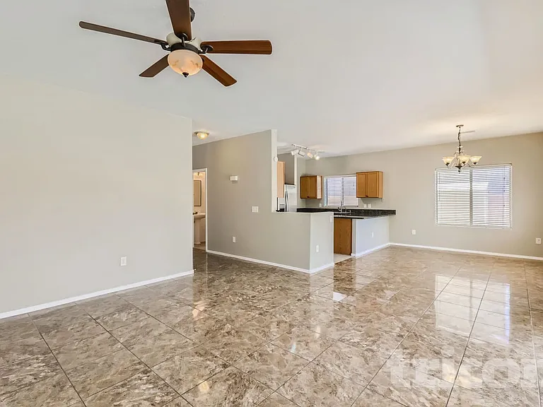 924 S 240th Dr — Photo 4