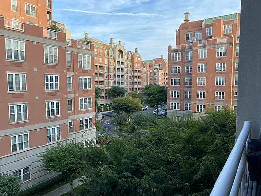 Sold by Sunshine R E LLC | media 4