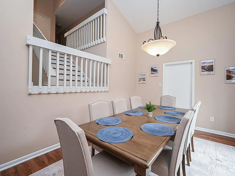 19414 Dianeshire Dr N — Photo 14