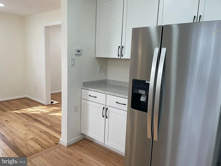 2924 Marshall St — Photo 7