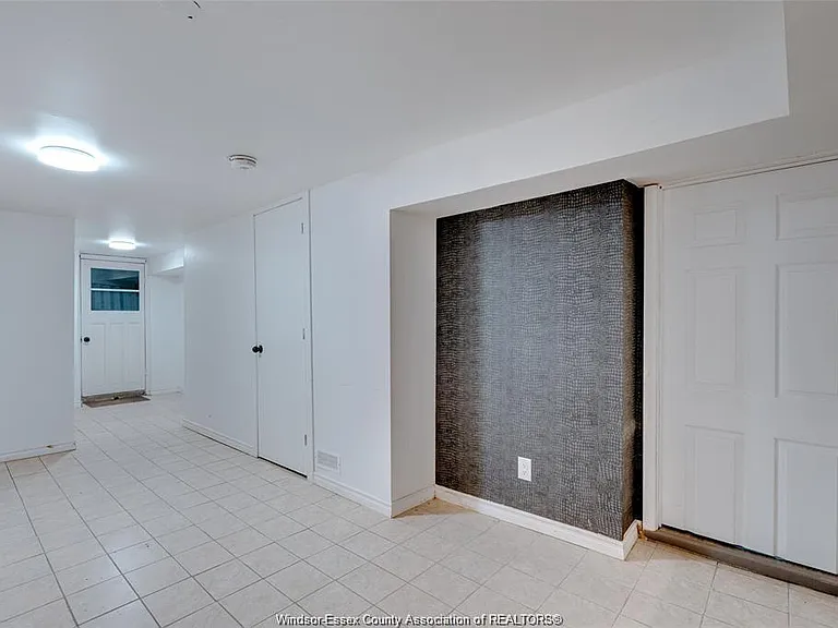 1627 Marentette Ave #BASEMENT — Photo 12