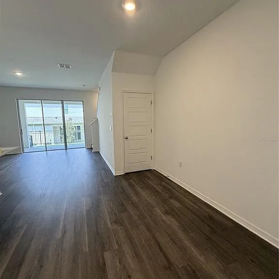 2569 Olympic Ct — Photo 15
