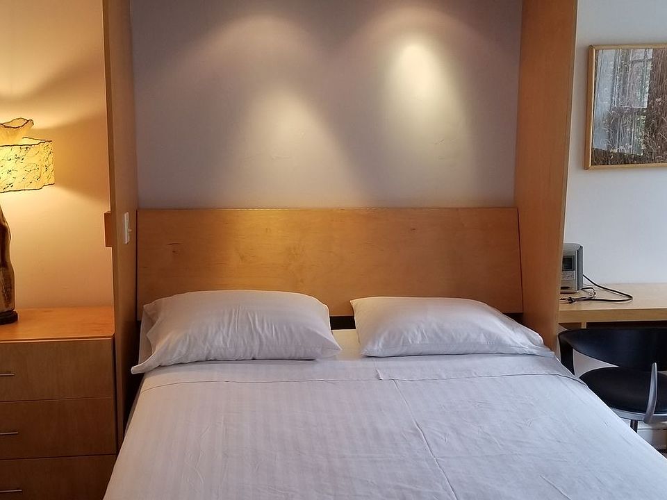 2nd image of 428 W 44th St APT 2F