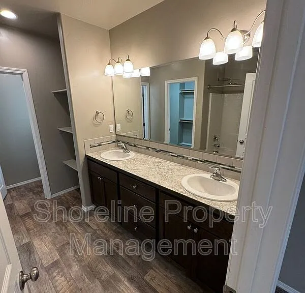 511 Diamond Lake St — Photo 36