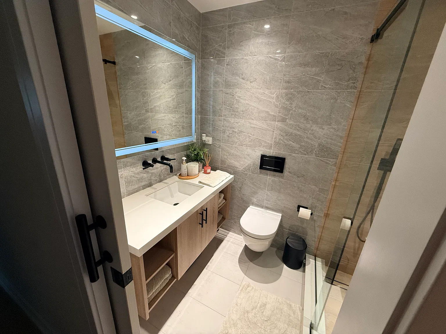 2 bed, $2,500 — Photo 2