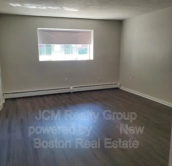700 Cummins Hwy — Photo 4