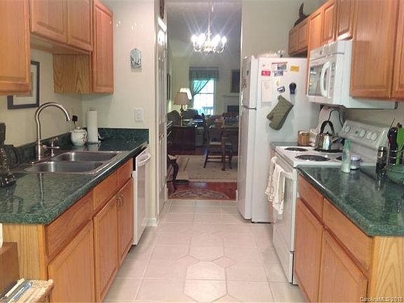 3rd image of 15 N Creekside Ct