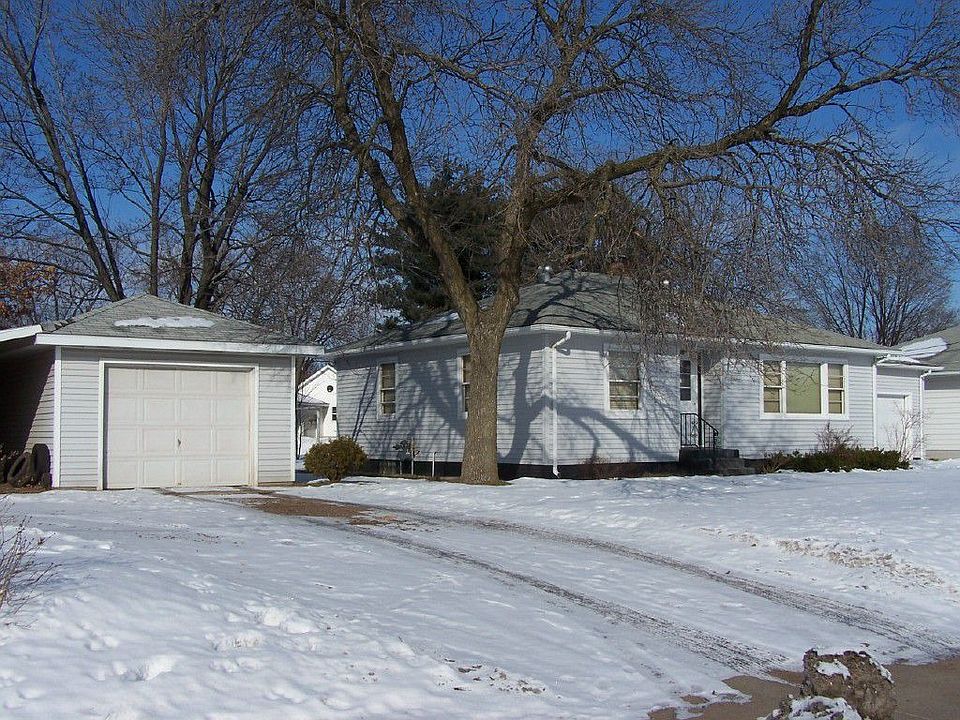 2nd image of 3228 Anderson Dr