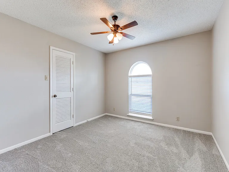 7335 Reed Rd — Photo 31