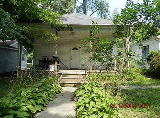 203 15th St, Winona Lake, IN 46590