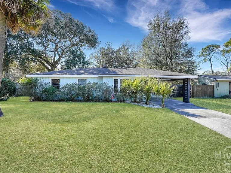 2337 Shirley Dr — Photo 2