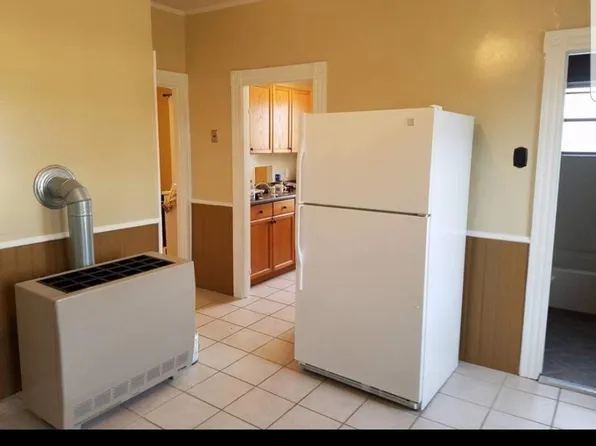 42 Huard St APT 3, Fall River, MA 02721