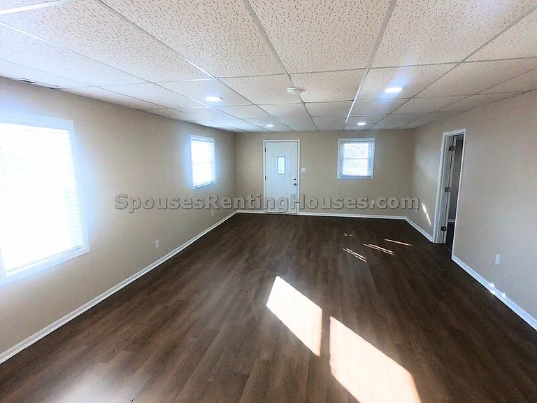 909 S Lebanon St — Photo 3