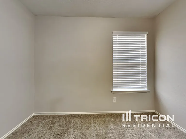 10611 Terrace Gln — Photo 9