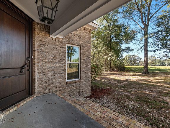 3rd image of 34 Wandering Oaks Ln