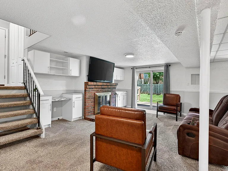 2335 Hempline Ct — Photo 29