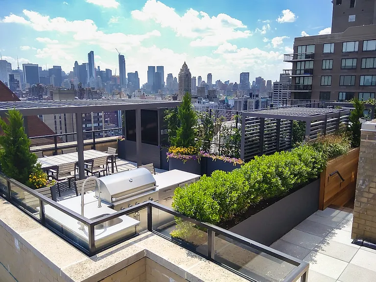 200 E 82nd St #2B — Photo 9