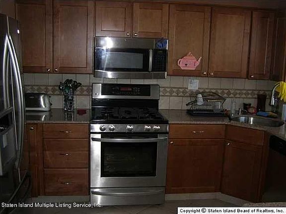2nd image of 189B Pond Way #189B