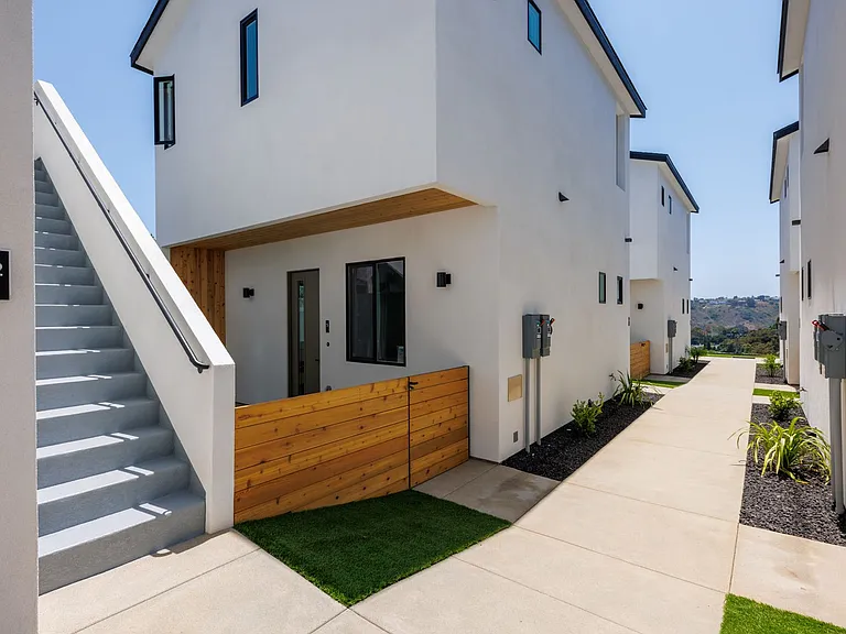 4580 Jicarillo Ave — Photo 2