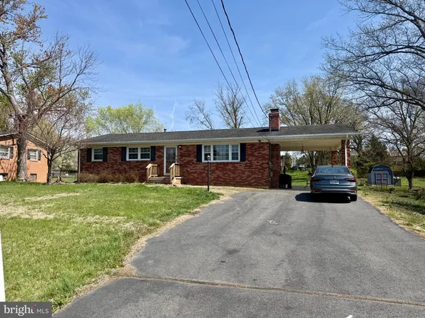 7707 Huron Dr, Gainesville, VA 20155