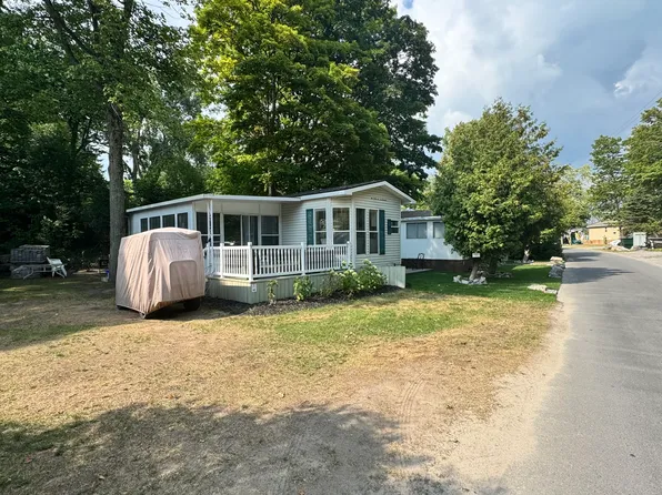 490 Empire Rd #Sha043, Pt Colborne, ON L0S 1R0