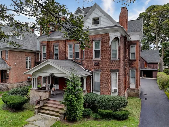 10 Sibley Pl, Rochester, NY 14607