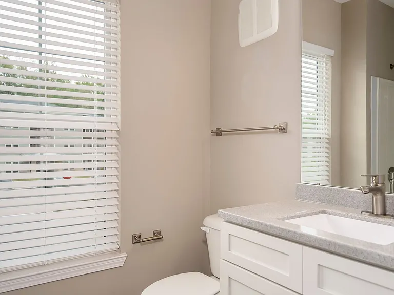 Richmond Place Luxury Apartments — Photo 43