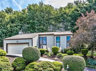 123 Valley Forge Dr, Cranberry Township, PA