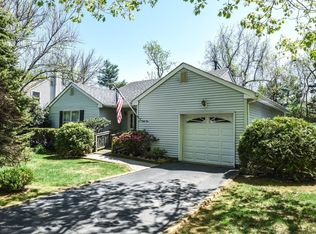 31 Clydesdale Ct, Tinton Falls, NJ 07701