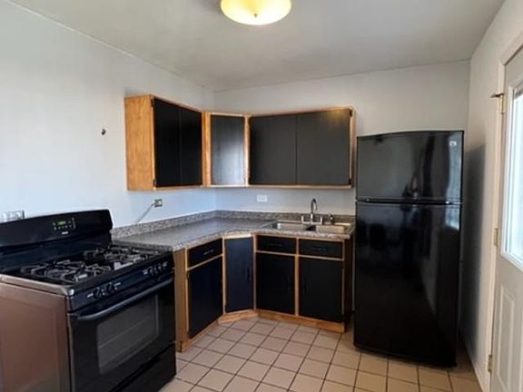 3rd image of 736 Southwind Dr