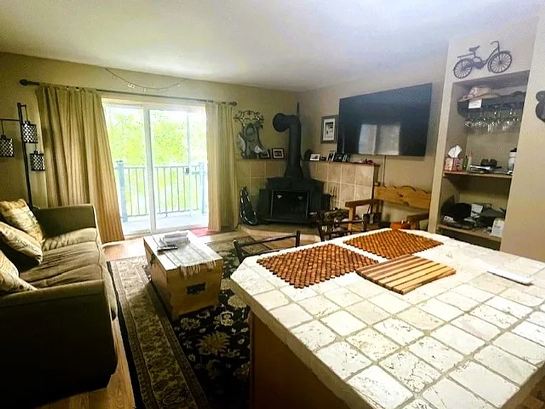 330 E La Bonte St #7 — Photo 6